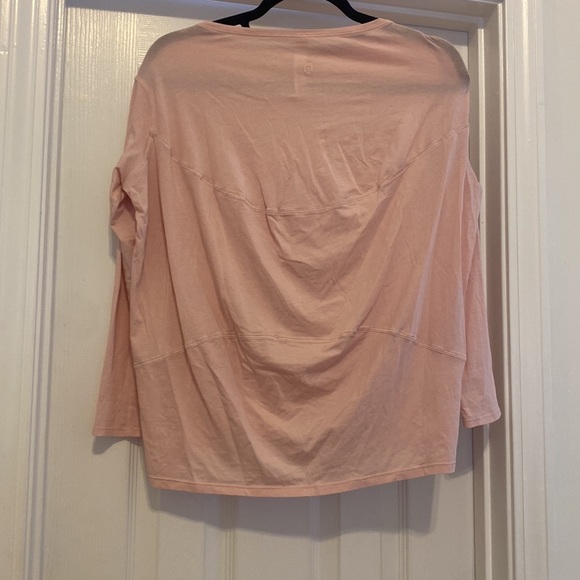 Lululemon long sleeve light pink top - Picture 2 of 4